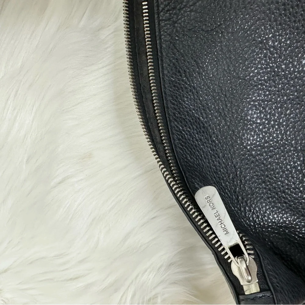 Michael Kors Chain Jet Set Messenger Bag Black Leather - Picture 5 of 15